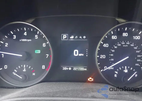 2017 Hyundai Elantra Value Edition z USA, uszkodzony, nr VIN 5NPD84LF6HH129554